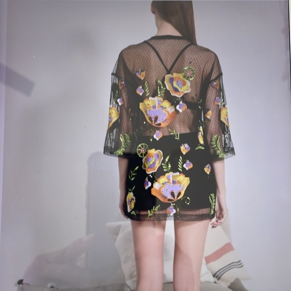 NWT WALTER BAKER BLACK PEYTON TUNIC EMBROIDERY - Picture 2 of 11